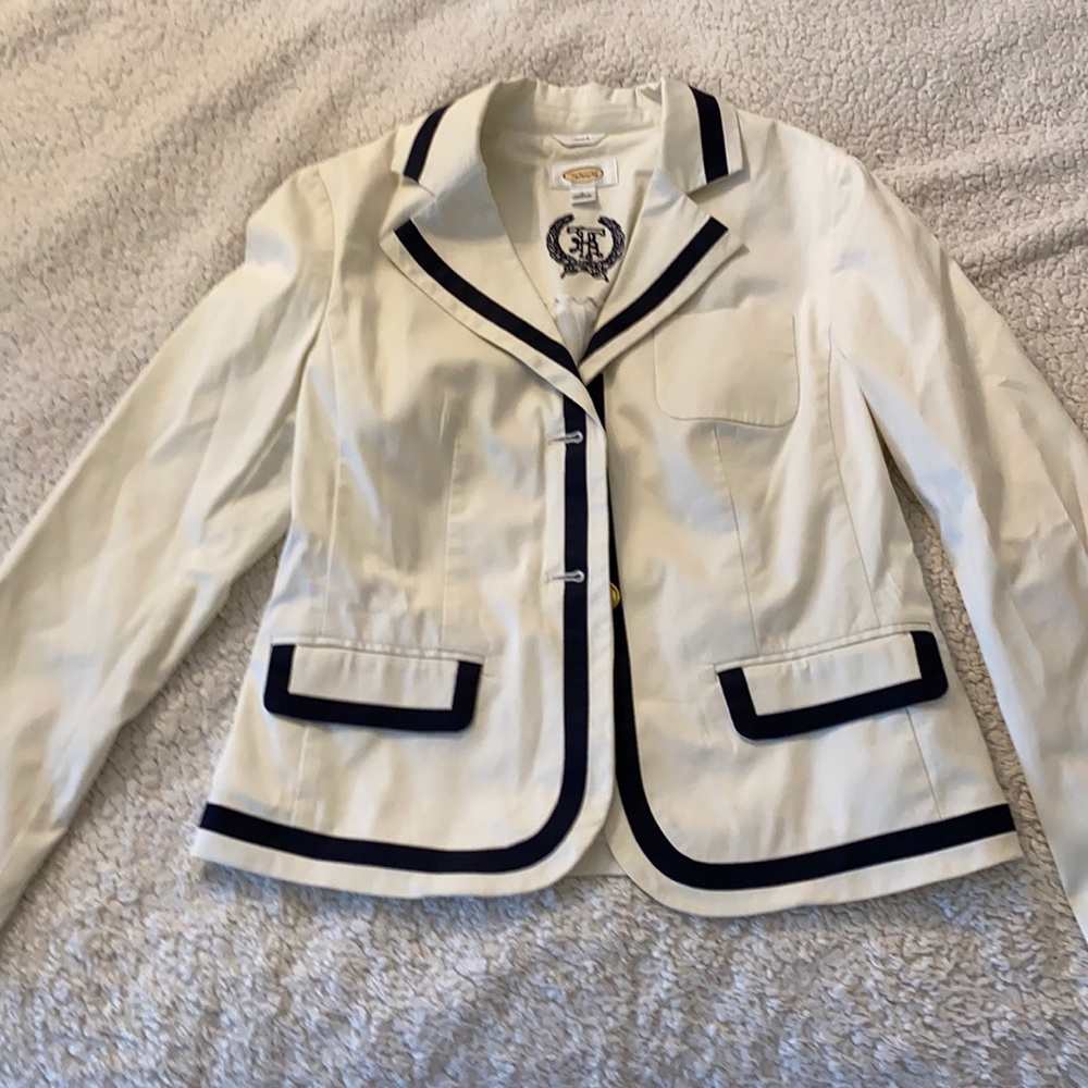 Off white blazer with navy details ✨LAST CHANCE